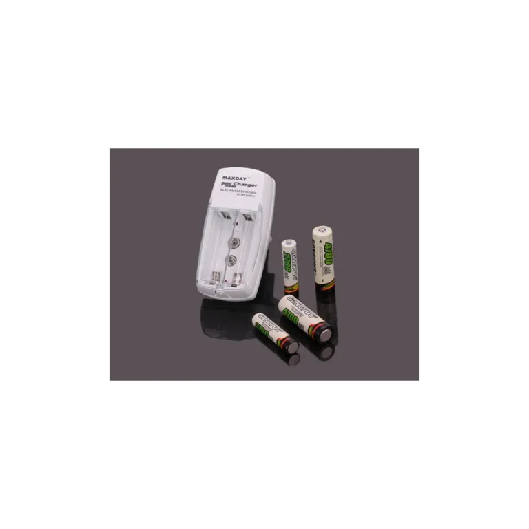 Akkumulátortöltő AA, AAA és 9V-os újratölthető elemhez, 9,5cm x 5cm x 3,5cm, fehér