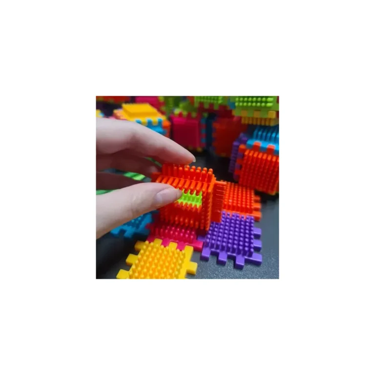 Kruzzel tüskés fejlesztő építőjáték, 192 db-os, színes