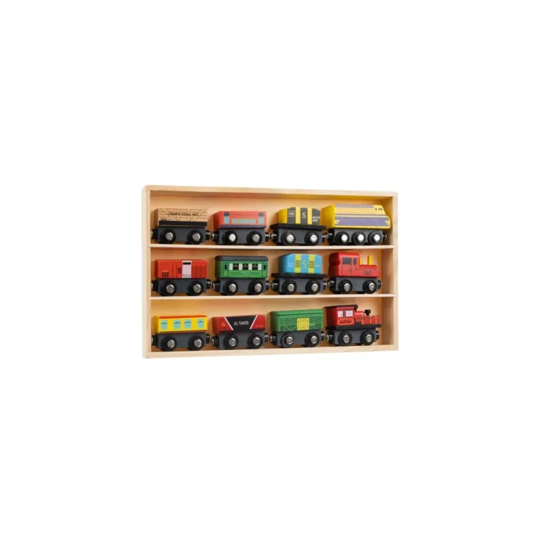 12 darabos, színes, mágneses fa vonat fadobozban, 33x20x3 cm