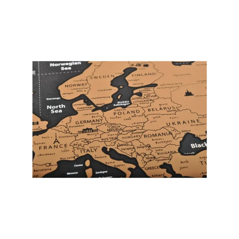 Kaparós világtérkép nagyítós vonalzóval, jelzőszöggekkel, matricákkal, 82 x 59 cm