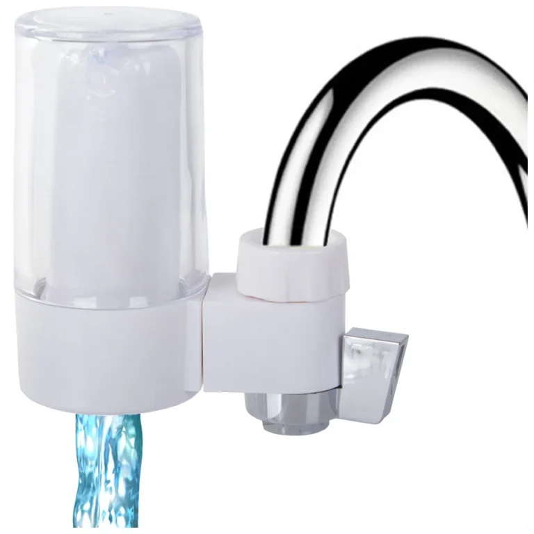 Csapra szerelhető vízszűrő, fehér