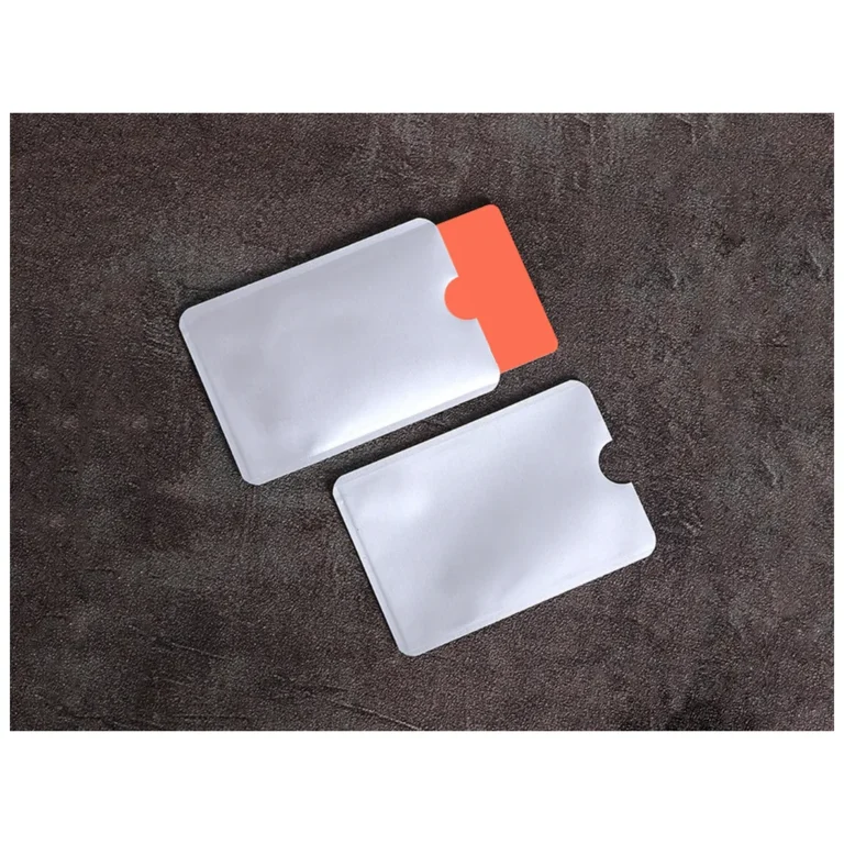Lopásgátló kártya tok RFID jelek elleni védelem 4 db, 9,5 cm x 6,5 cm, többféle színben