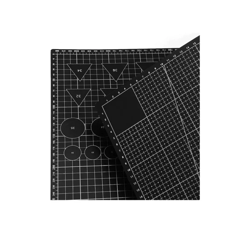 Öngyógyító modellező vágószőnyeg sablonokkal, kétoldalas, 60x90 cm, fekete