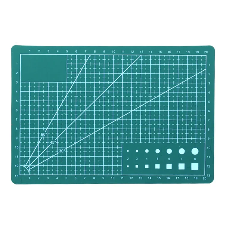 Öngyógyító modellező vágószőnyeg sablonokkal, kétoldalas, 15x22 cm, zöld