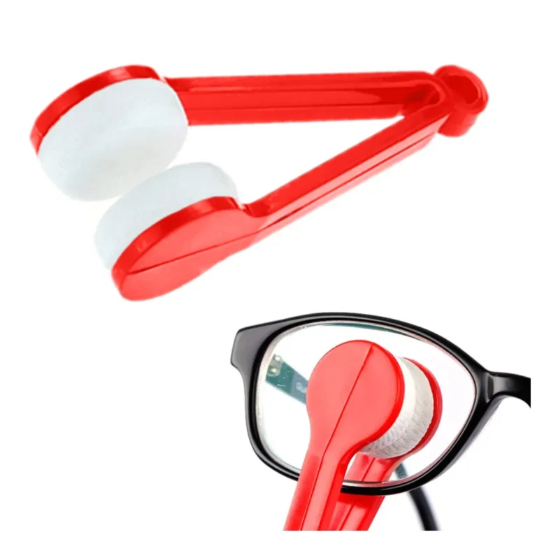 Mikroszálas szemüvegtisztító kulcstartó, 7cm x 2.5cm x 2cm, többféle színben