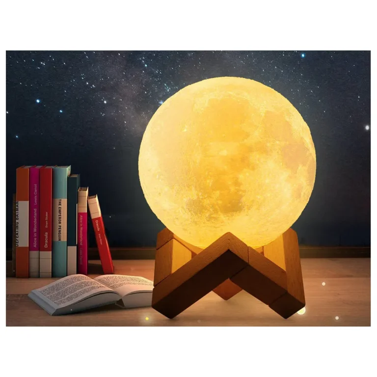 Világító holdgömb éjjeli fény USB, fa állvánnyal, 8 cm