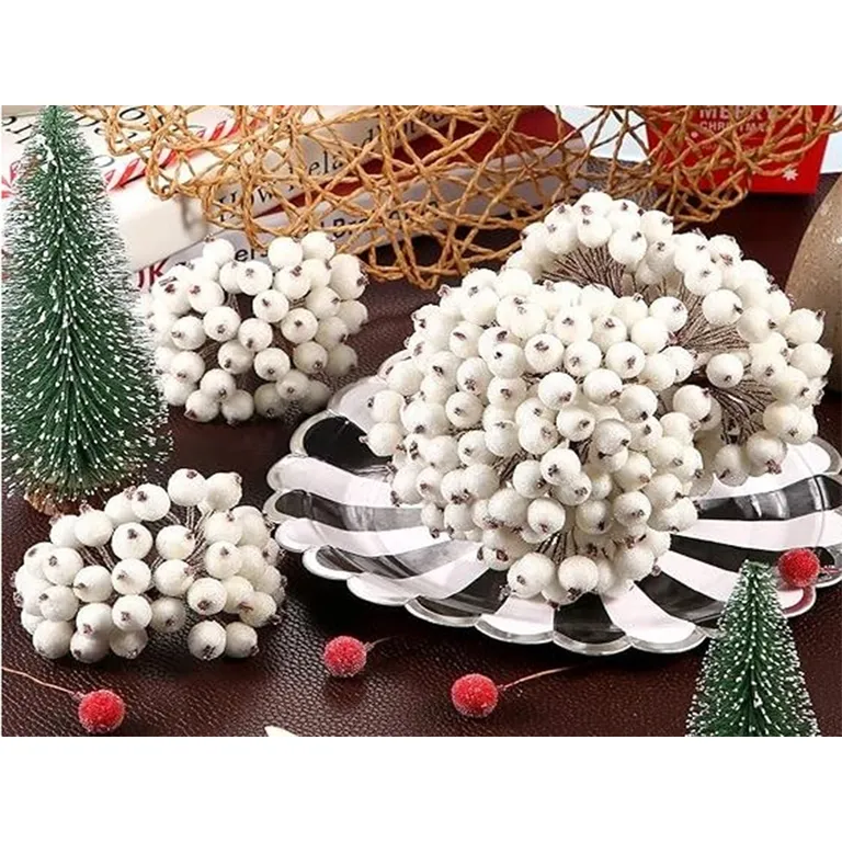 Dérrel Borított Fehér Galagonya Karácsonyi Dekoráció, 5 Csokor, 200 Golyó
