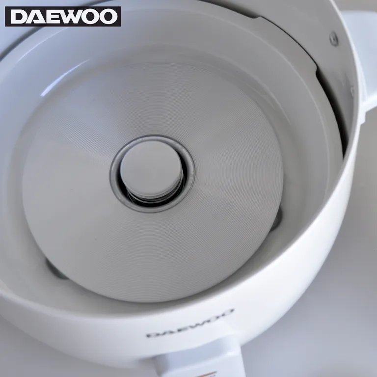 Daewoo elektromos rizsfőző edény tálalóedénnyel, fedővel, adagolóval és kanállal, 5 l, 500 W, fehér