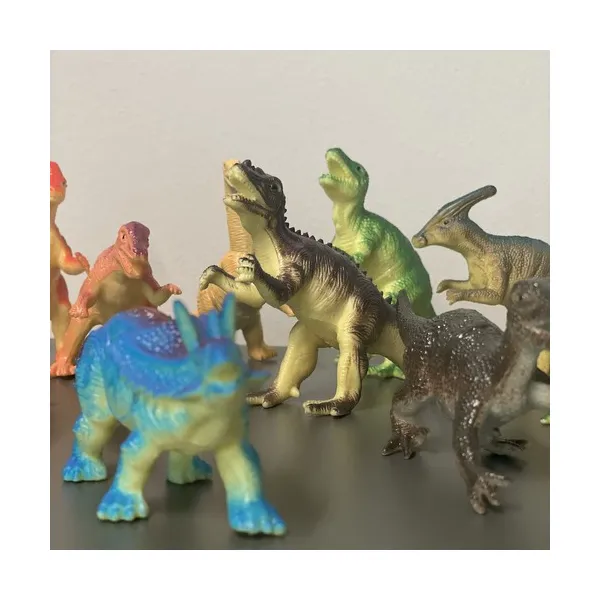 Őskori dinoszaurusz figurák készlete - 12 db