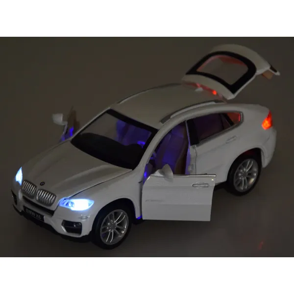 Bmw x6 modellautó 1:32 fehér hang-fény effektekkel