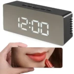 LED tükörkijelzős ébresztőóra hőmérővel, dátummal, szundi funkcióval, fekete