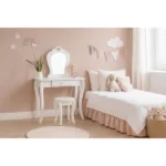 Gyerek fehér sminkasztalka tükörrel és zsámollyal, kompakt méret